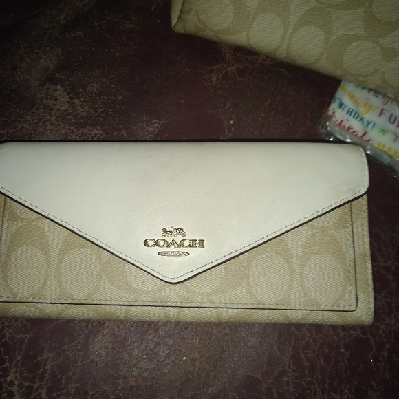 Purses and wallets - Picture 3 of 6